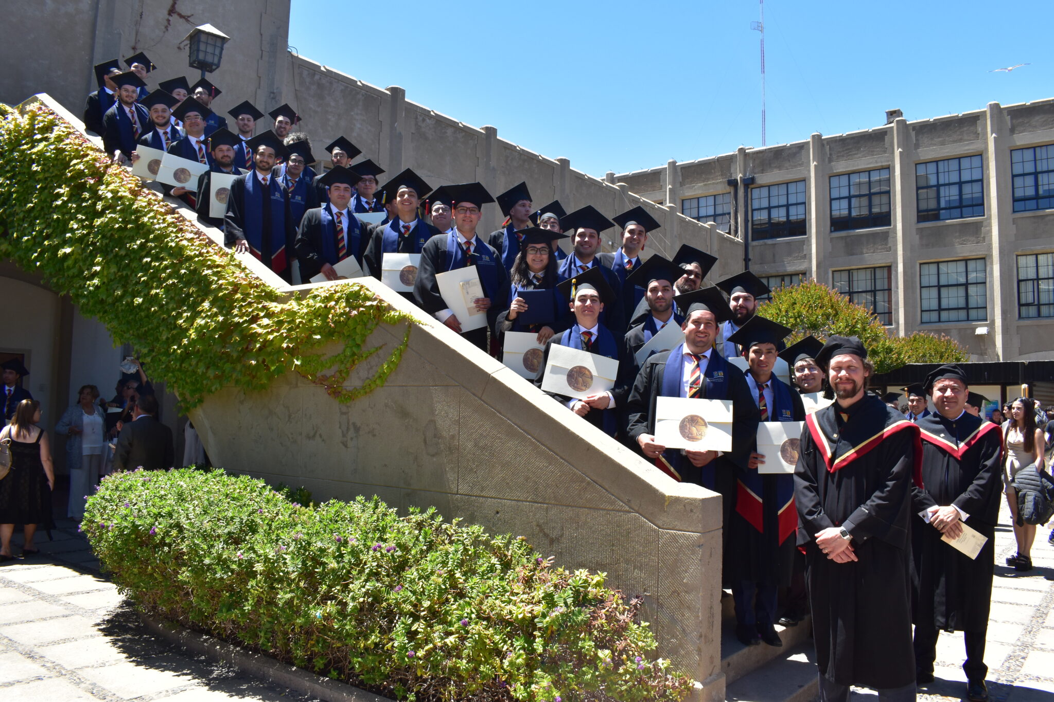 Estudiantes de Valparaíso reciben su título profesional